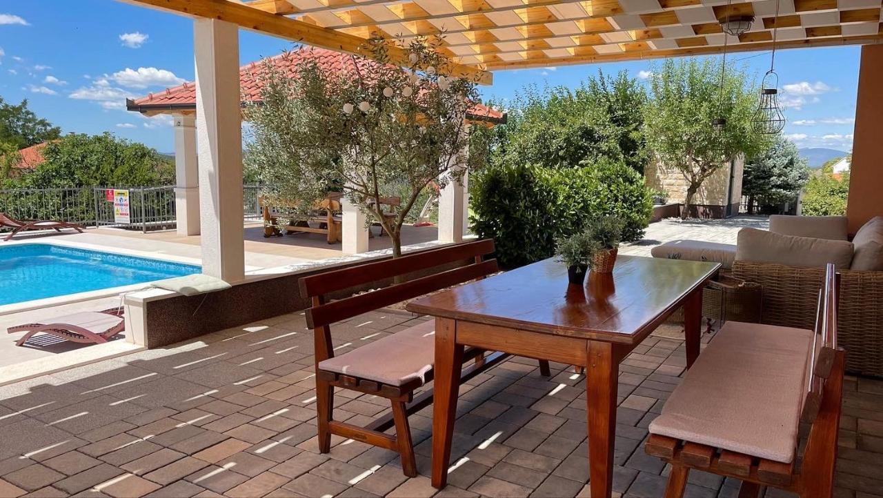 Villa Duje Trilj Bagian luar foto