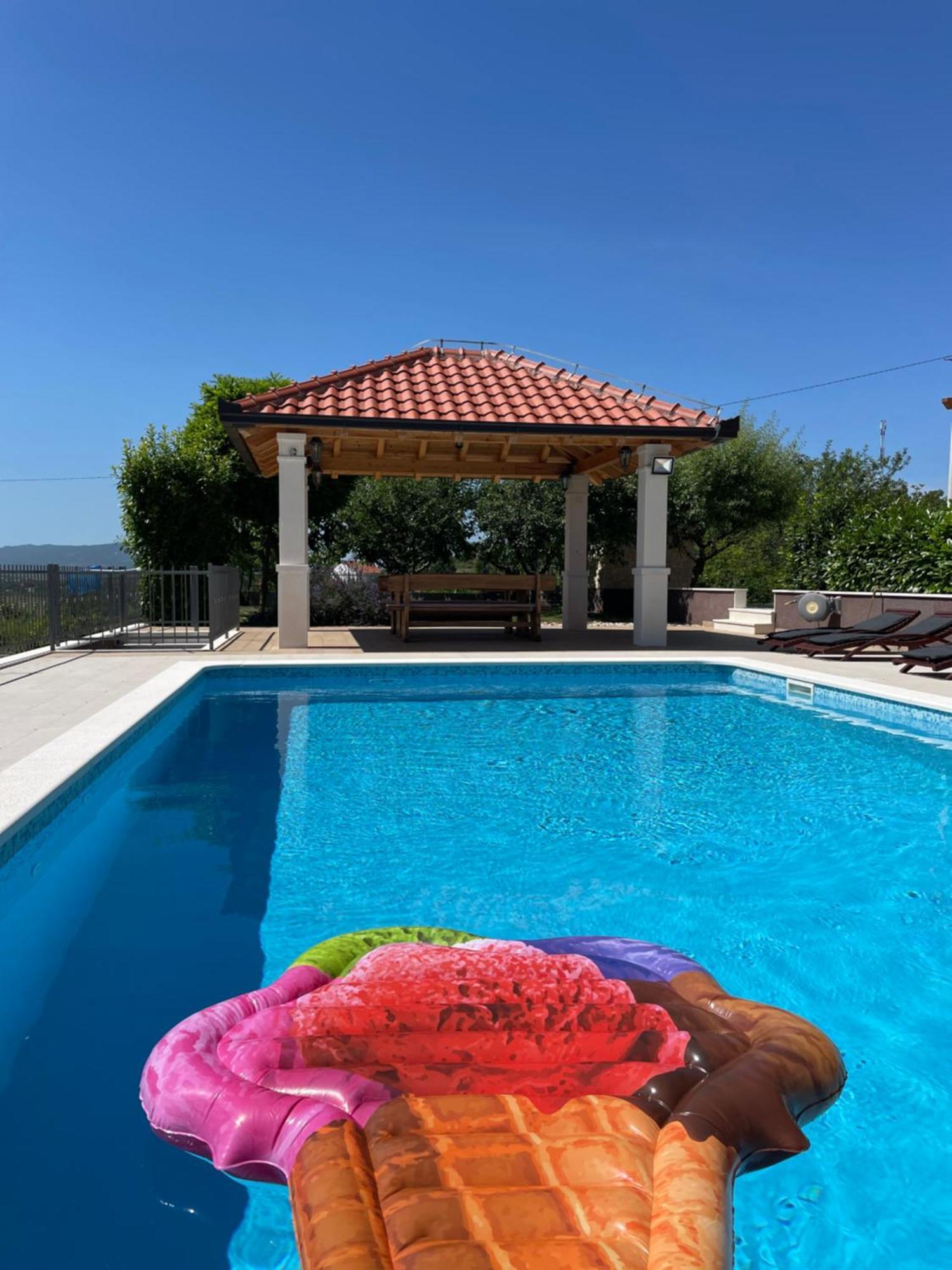 Villa Duje Trilj Bagian luar foto