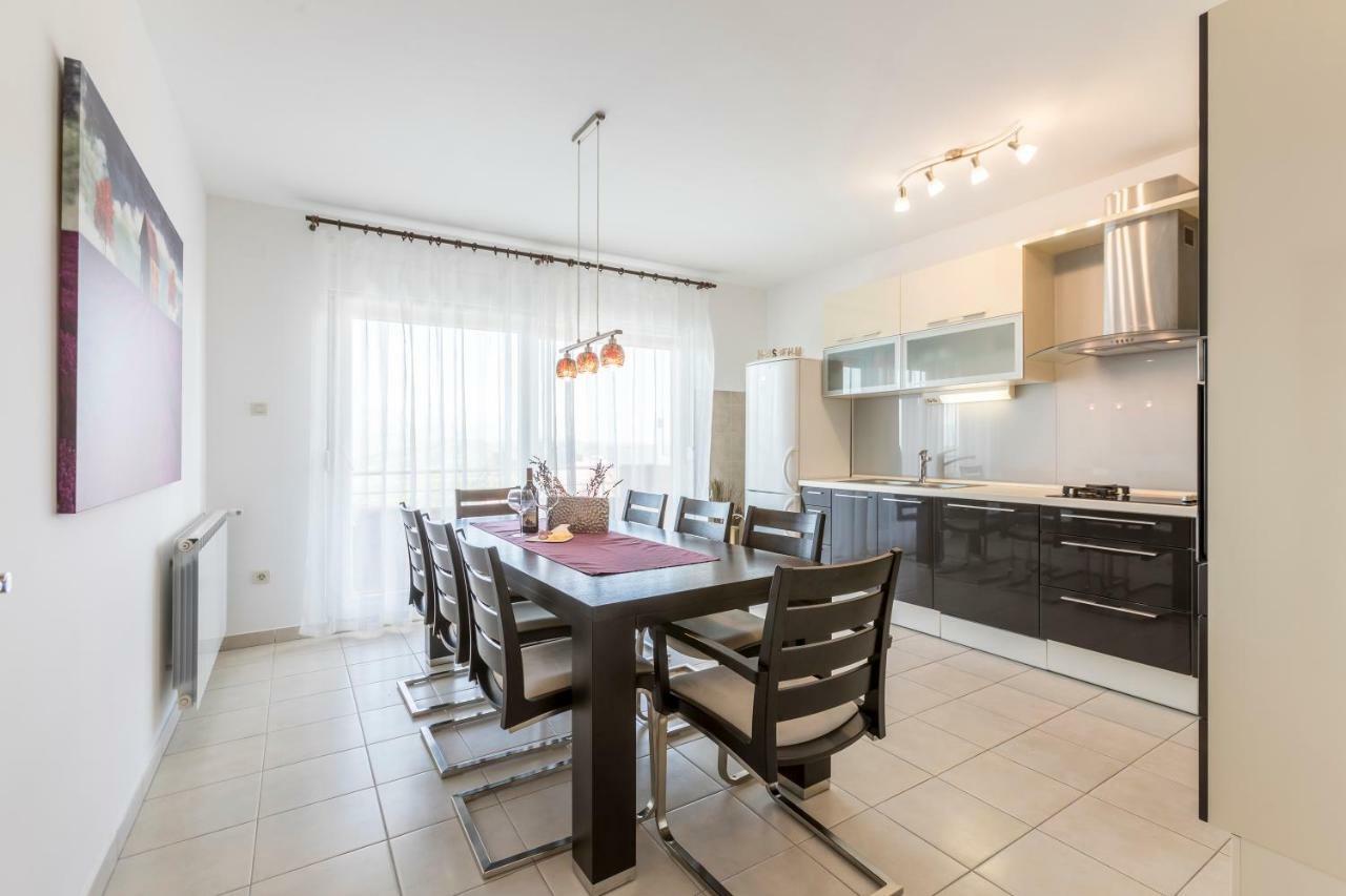Villa Duje Trilj Bagian luar foto