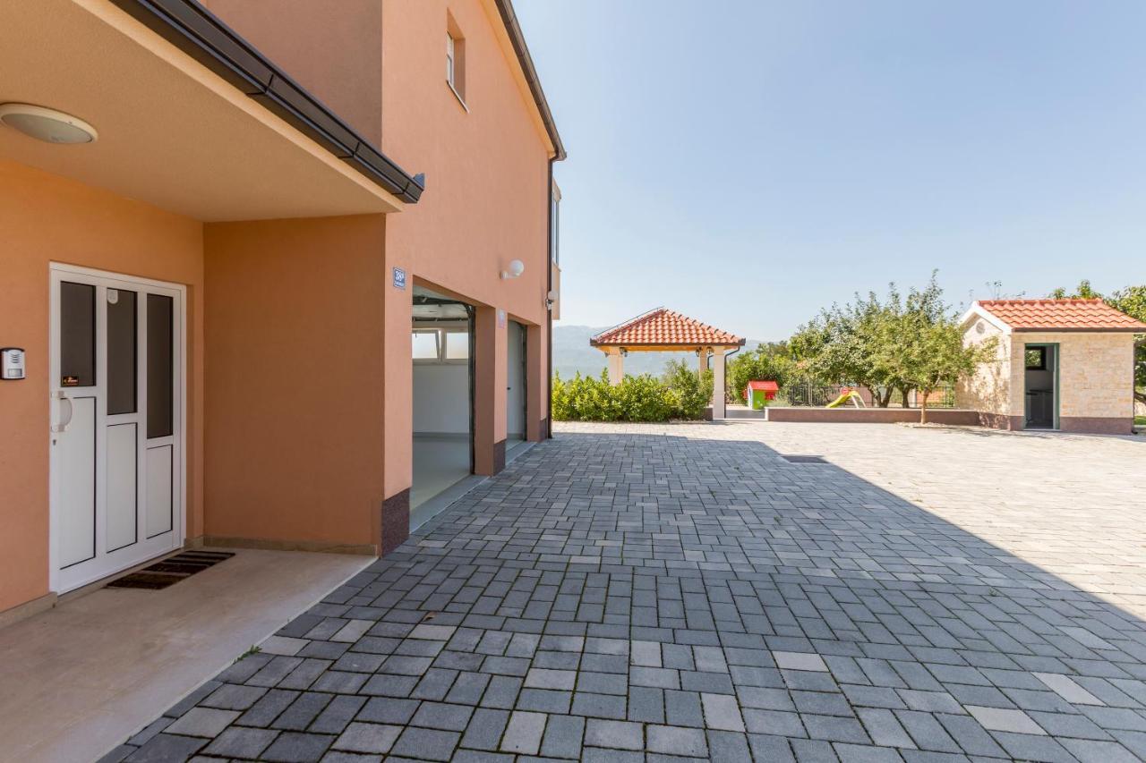 Villa Duje Trilj Bagian luar foto